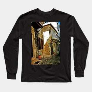 House in the day Long Sleeve T-Shirt